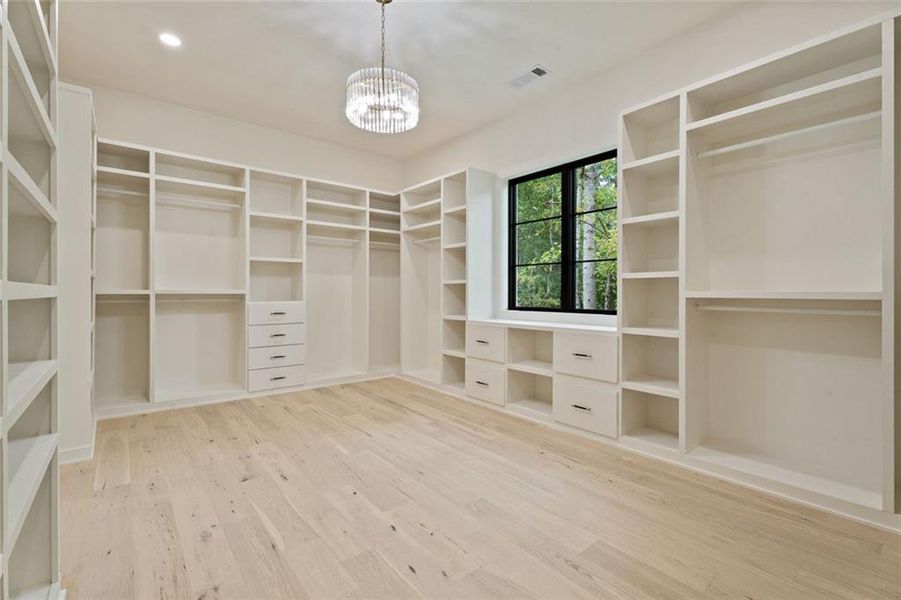 Spacious, unfurnished interior of a new home in , Alpharetta (Image 48).