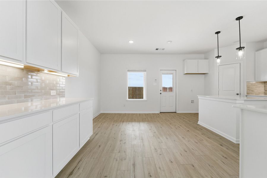 Spacious, unfurnished interior of a new home in Saddlebrook Estates, Waxahachie (Image 24). Spacious, unfurnished interior of a new home in Saddlebrook Estates, Waxahachie (Image 24).