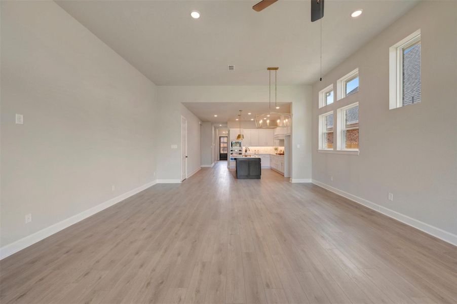 Spacious, unfurnished interior of a new home in Grange - Reserve Collection, Katy (Image 15).