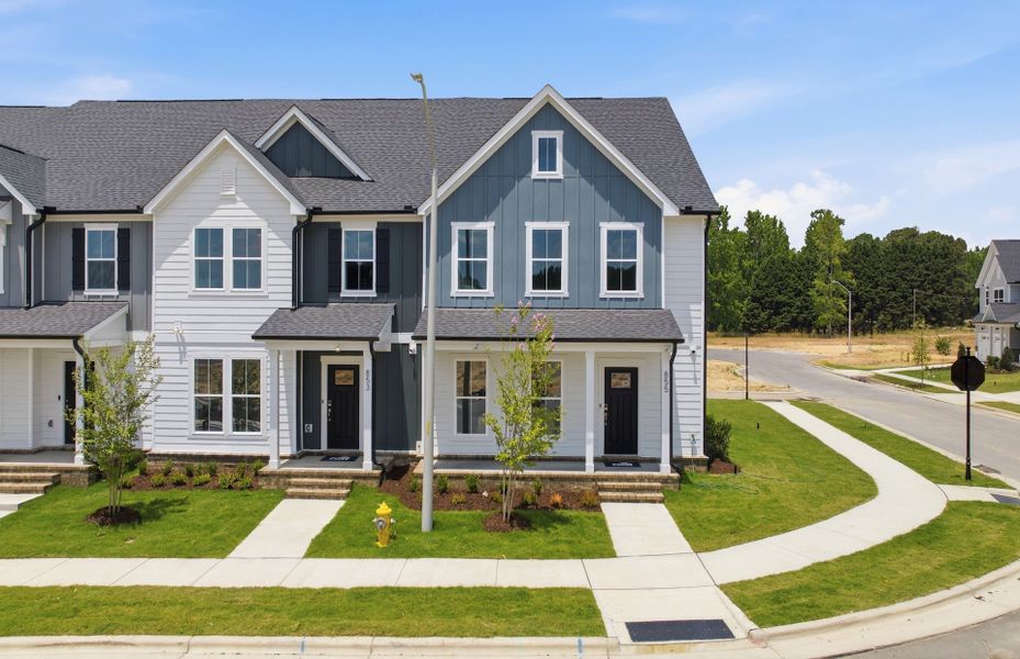 Representative exterior photo of a completed home built from the Sedona by Pulte Homes in The Preserve at Marks Creek, Knightdale, NC (Image 1). Representative exterior photo of a completed home built from the Sedona by Pulte Homes in The Preserve at Marks Creek, Knightdale, NC (Image 1).