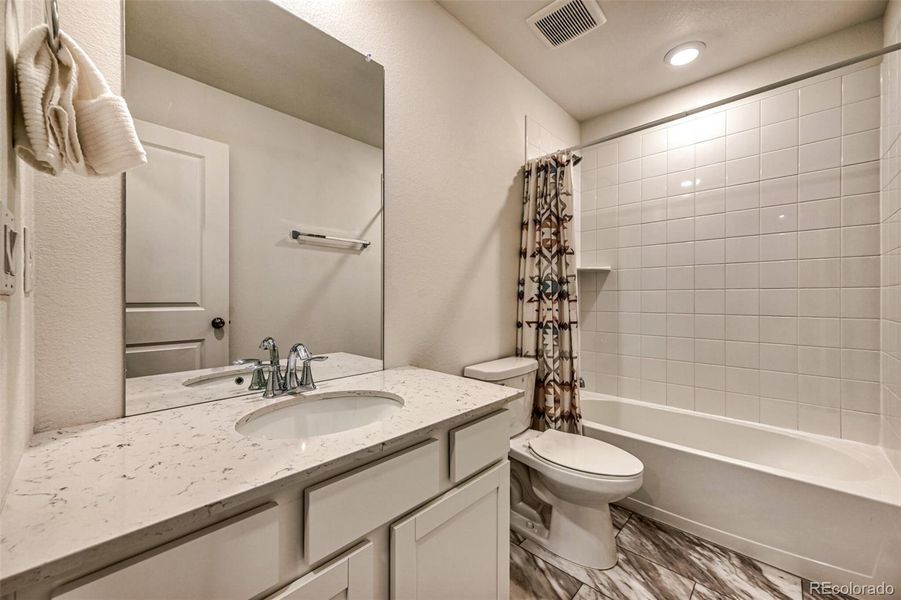 Bathroom on the second floor Bathroom on the second floor