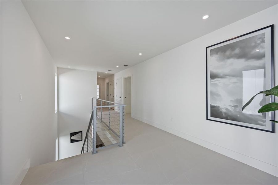 Spacious, unfurnished interior of a new home in , Sarasota (Image 24).