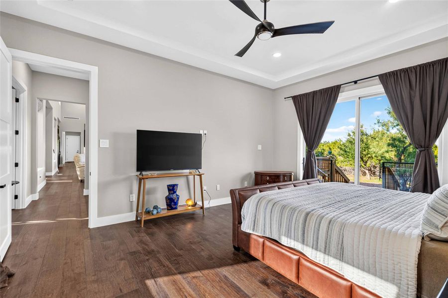 Furnished interior view inside a new home in , Marble Falls (Image 10).