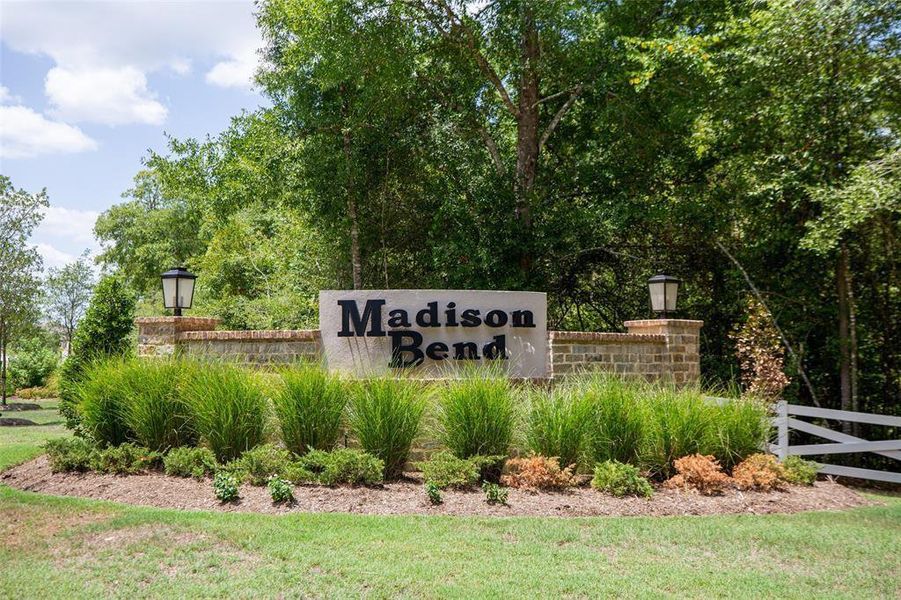 Front exterior of a new home in Madison Bend, Conroe, TX, highlighting curb appeal (Image 20). Front exterior of a new home in Madison Bend, Conroe, TX, highlighting curb appeal (Image 20).