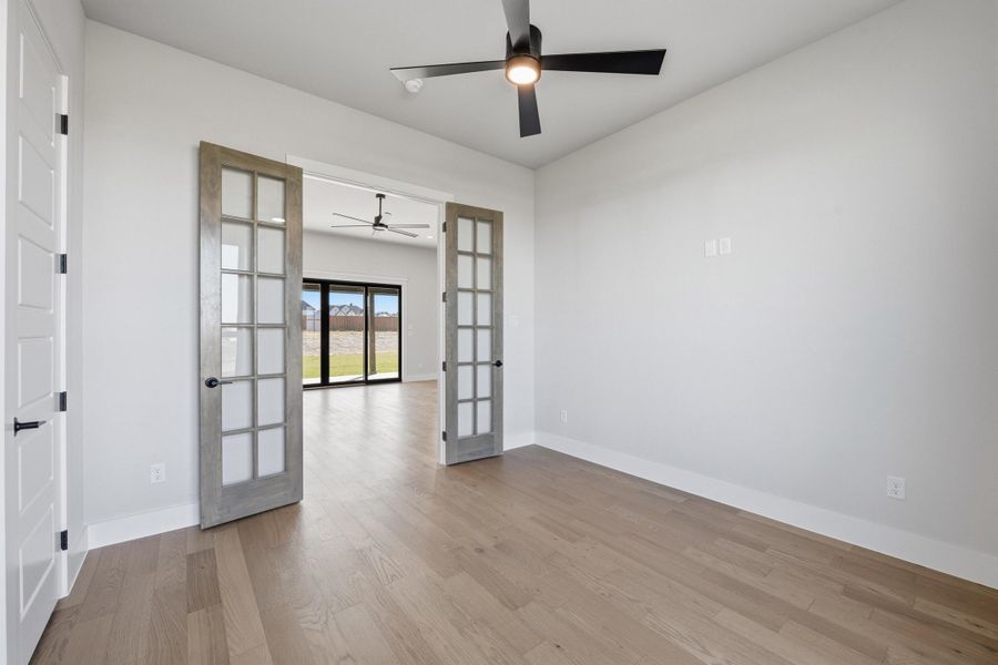 Spacious, unfurnished interior of a new home in Aledo Heights - Aledo ISD, Aledo (Image 24).