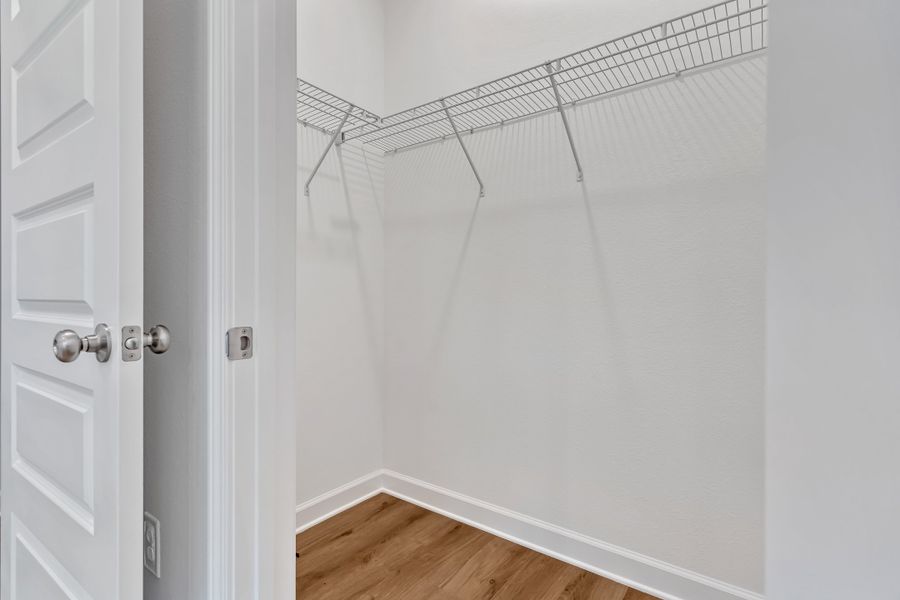 Spacious, unfurnished interior of a new home in , Crestview (Image 16).