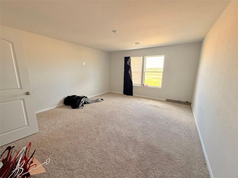 Spacious, unfurnished interior of a new home in Grand Oaks Reserve, Cleveland (Image 7). Spacious, unfurnished interior of a new home in Grand Oaks Reserve, Cleveland (Image 7).