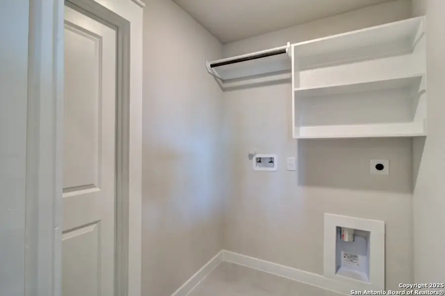 Spacious, unfurnished interior of a new home in Westridge - Landmark, San Antonio (Image 8).