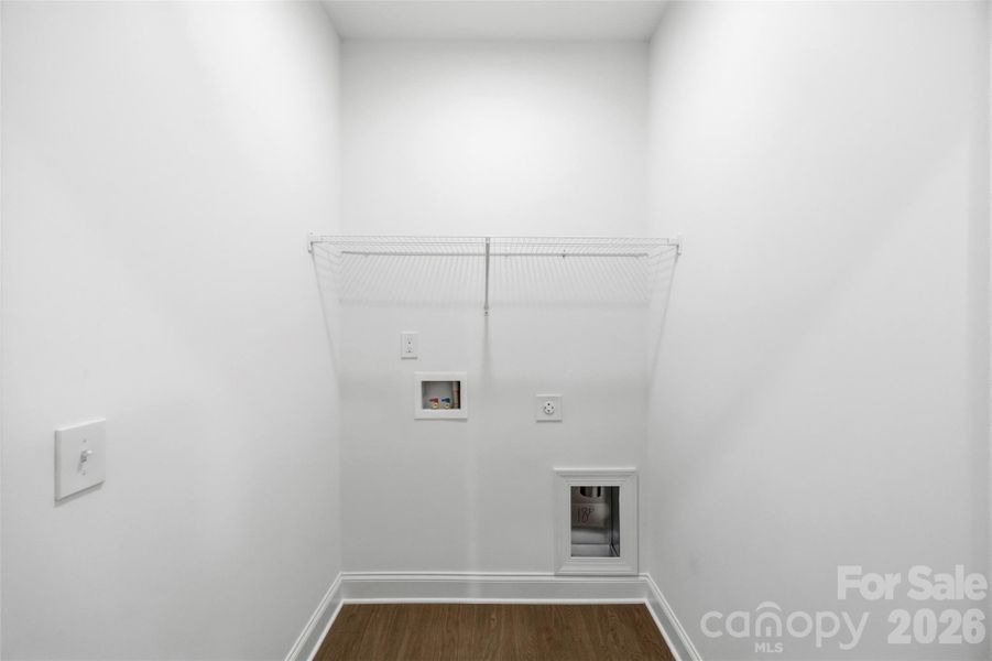 Spacious, unfurnished interior of a new home in , Salisbury (Image 34).
