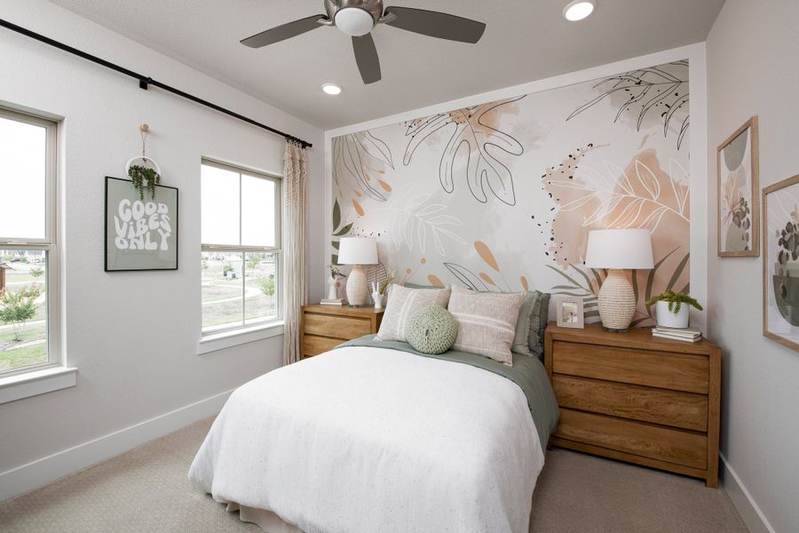 Representative furnished interior of a home built from the Sage by Tri Pointe Homes in The Retreat at Harvest, Argyle (Image 15).