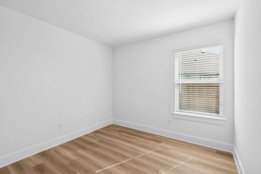 Spacious, unfurnished interior of a new home in Lago Mar, Santa Fe (Image 33).