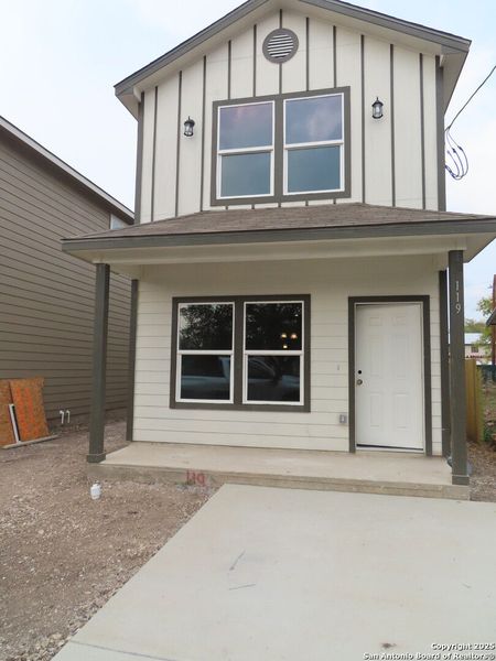 Exterior details and patio area of a home in , San Antonio (Image 1).