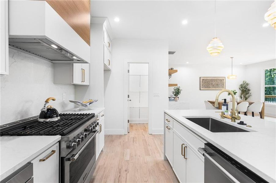Furnished interior view inside a new home in , Smyrna (Image 38).