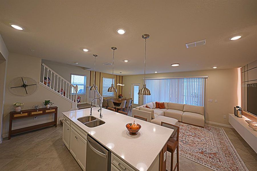 Furnished interior view inside a new home in , Clermont (Image 47).