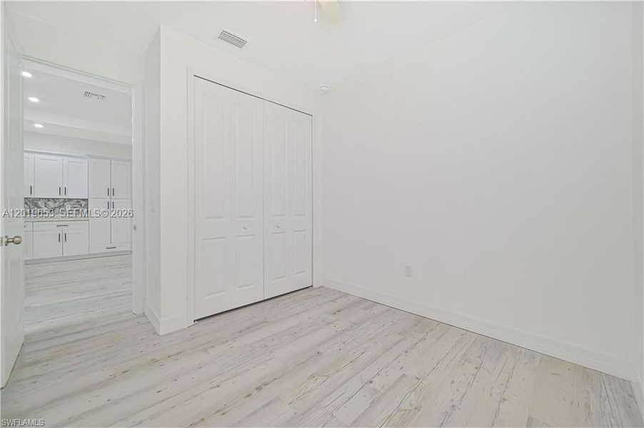 Spacious, unfurnished interior of a new home in , Fort Myers (Image 19).