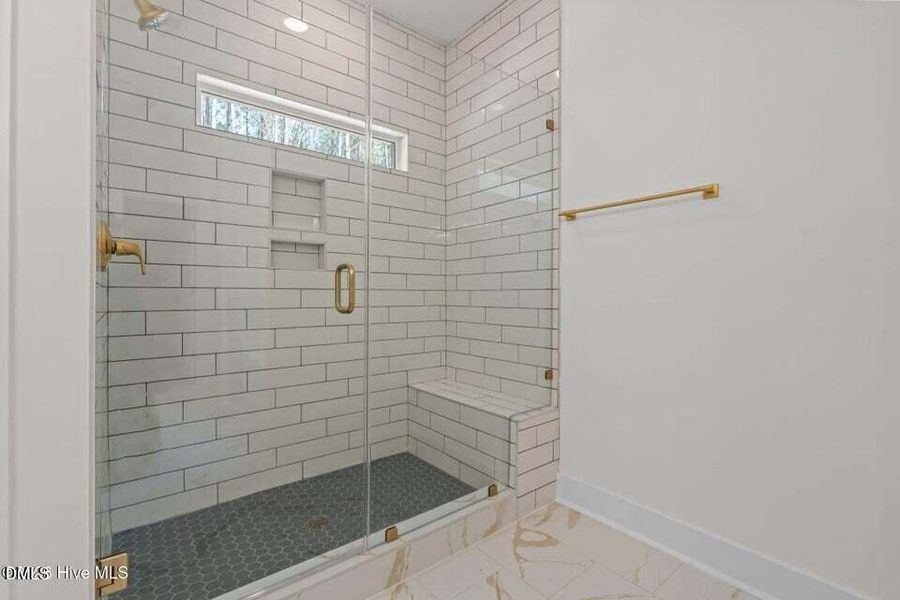 355 Shaw Rd 355 Shaw Rd