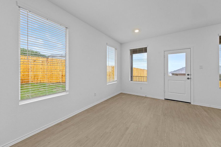 Spacious, unfurnished interior of a new home in Clayton Ranch, Copperas Cove (Image 28).