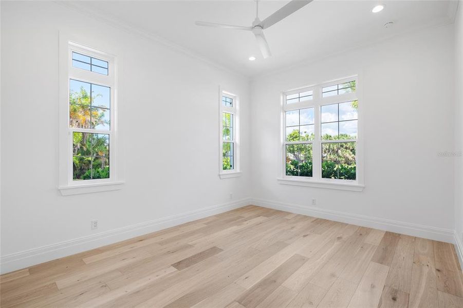 Spacious, unfurnished interior of a new home in , Boca Grande (Image 35).