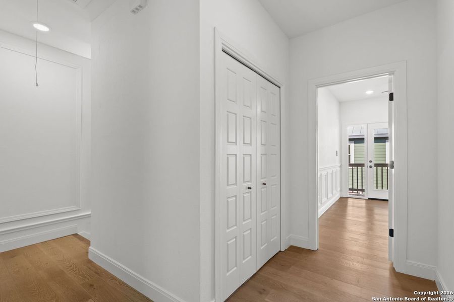 Spacious, unfurnished interior of a new home in , San Antonio (Image 26).