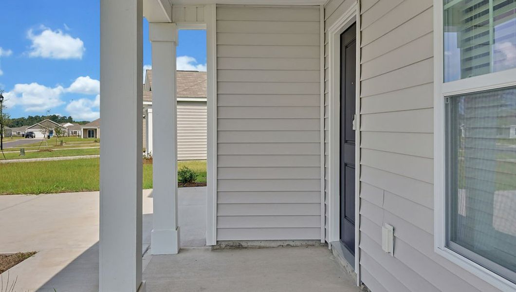 Representative furnished interior of a home built from the HAYDEN by D.R. Horton in Eagle Creek, Bolivia (Image 6).