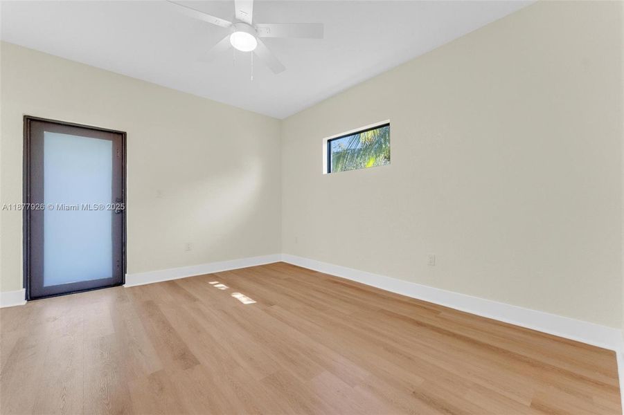 Spacious, unfurnished interior of a new home in , Miami (Image 21).