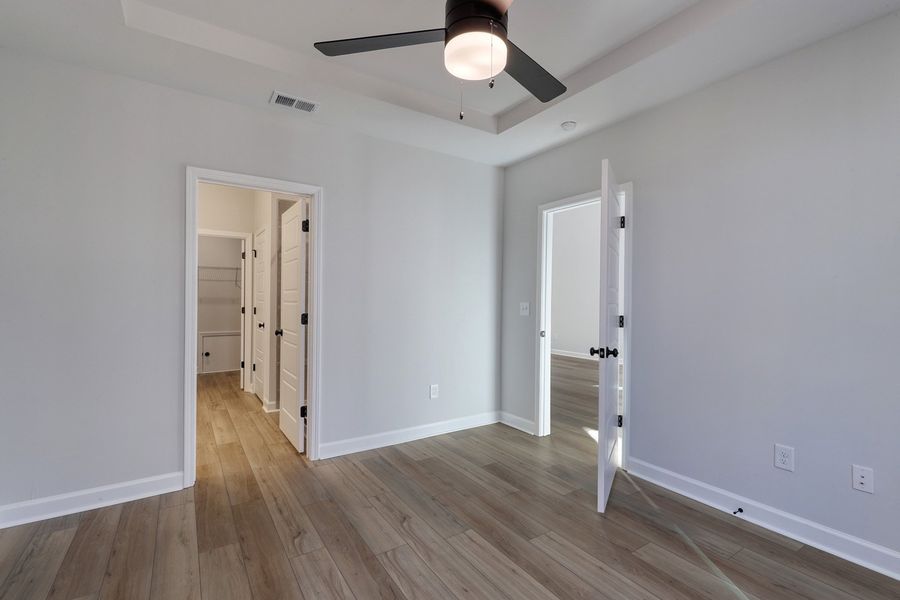 Spacious, unfurnished interior of a new home in Bally Castle, Murrells Inlet (Image 18).