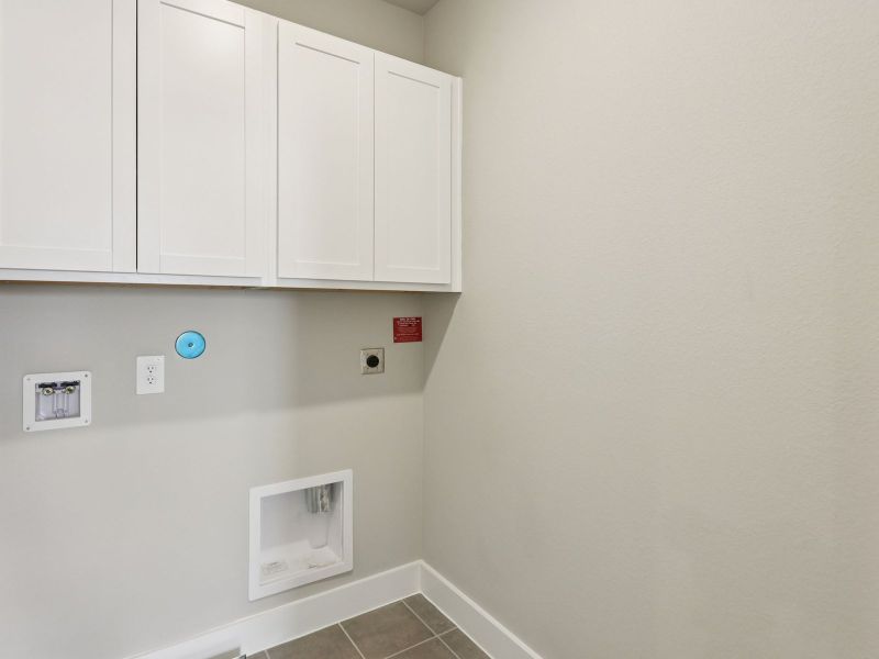 Spacious, unfurnished interior of a new home in Katy Grand Village - Luxe Series, Katy (Image 13).