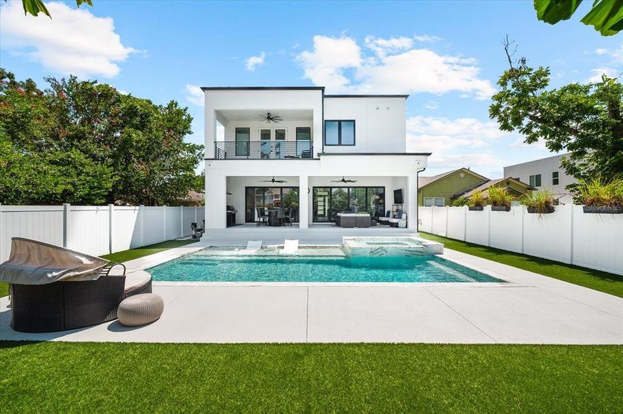 Exterior details and patio area of a home in , Tampa (Image 40).
