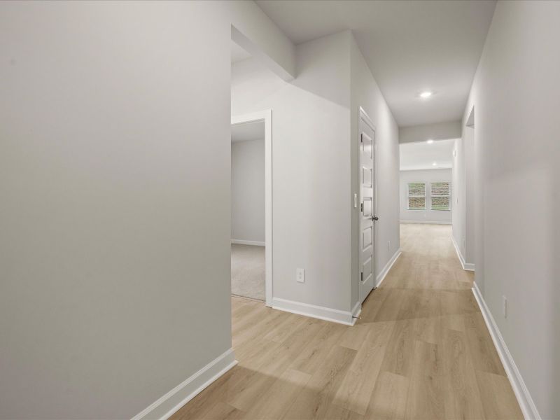 Spacious, unfurnished interior of a new home in Riverwood Farm, Piedmont (Image 8).