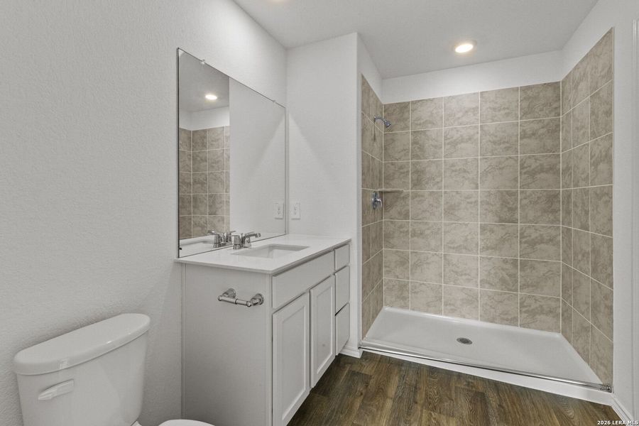 Furnished interior view inside a new home in Avenida, Converse (Image 8).