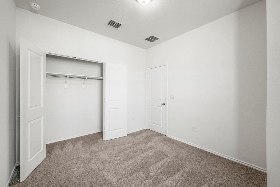 Spacious, unfurnished interior of a new home in Creekside at Estancia, Austin (Image 23).