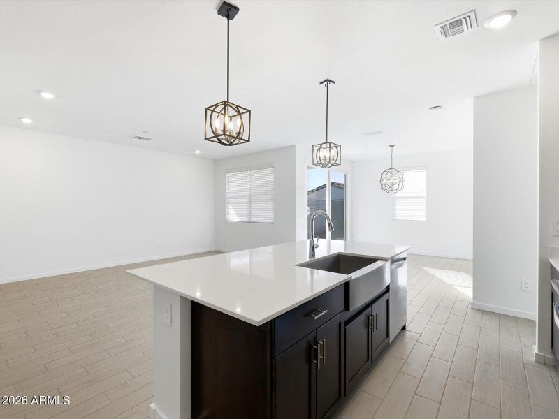 22-507888ff-16ca-4074-b919-7d00175b4566