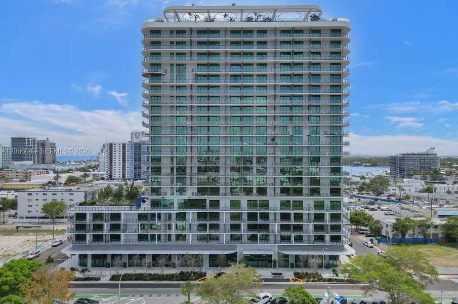 Condo located in Miami Beach, FL showcasing its design and architecture (Image 3).
