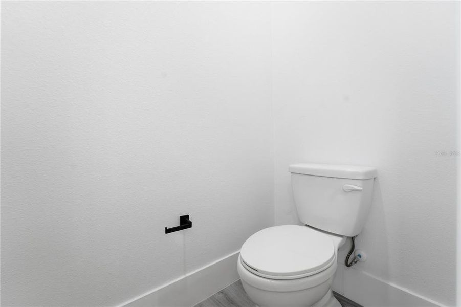 Furnished interior view inside a new home in , Dunnellon (Image 9).