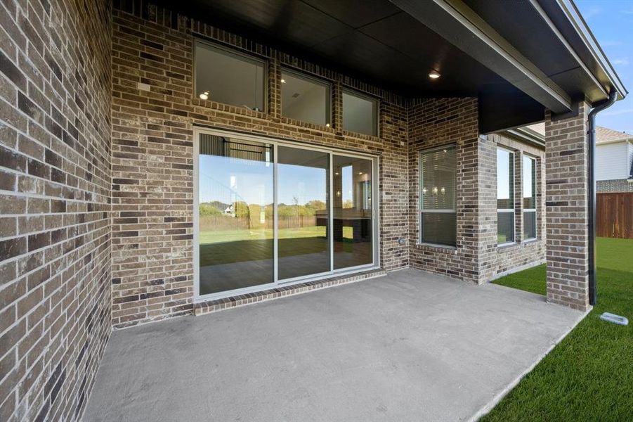 Exterior details and patio area of a home in LeTara, Haslet (Image 4).