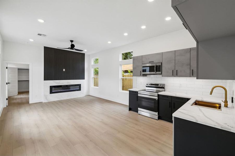 Furnished interior view inside a new home in , Dallas (Image 10).