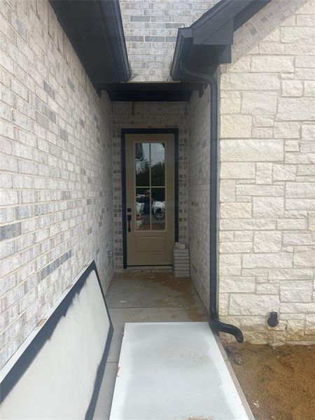 Exterior details and patio area of a home in , Gordonville (Image 3).