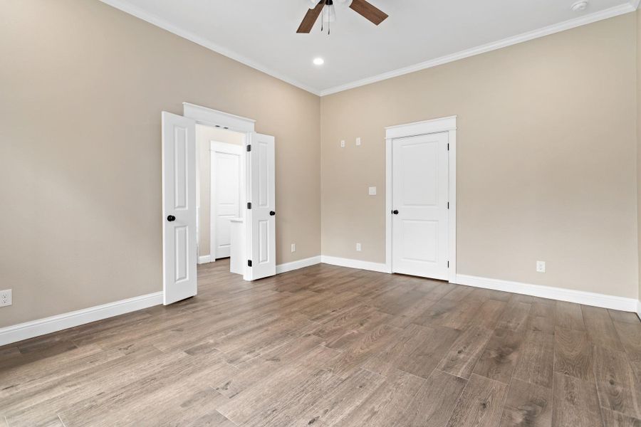 Spacious, unfurnished interior of a new home in , Vidor (Image 37). Spacious, unfurnished interior of a new home in , Vidor (Image 37).