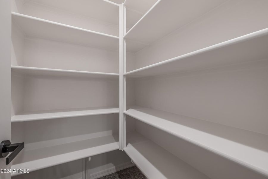 34)CLOSET