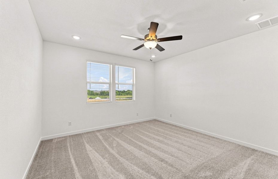 Spacious, unfurnished interior of a new home in Sonterra, Jarrell (Image 41).