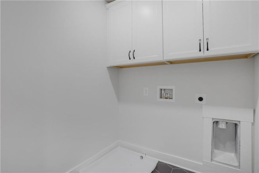 Spacious, unfurnished interior of a new home in Cambridge, Flowery Branch (Image 33). Spacious, unfurnished interior of a new home in Cambridge, Flowery Branch (Image 33).