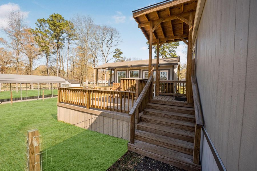 Exterior details and patio area of a home in , Coldspring (Image 20).