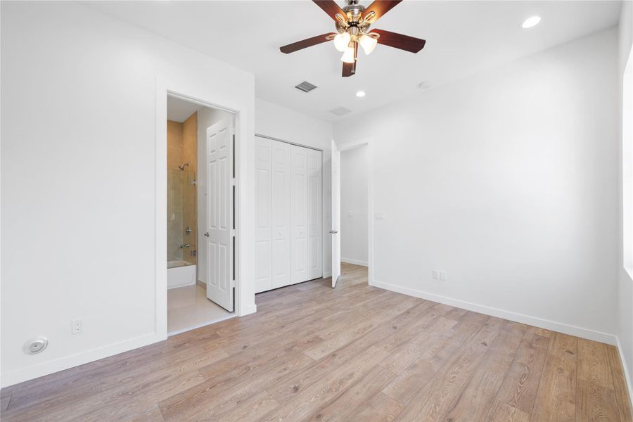 Spacious, unfurnished interior of a new home in , Fort Lauderdale (Image 23). Spacious, unfurnished interior of a new home in , Fort Lauderdale (Image 23).