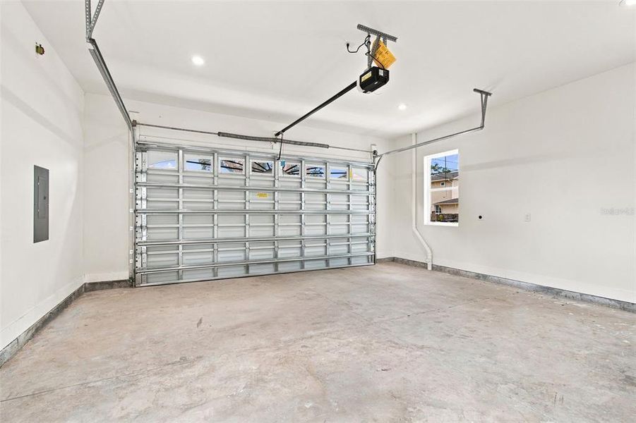 Spacious, unfurnished interior of a new home in , St. Petersburg (Image 79). Spacious, unfurnished interior of a new home in , St. Petersburg (Image 79).