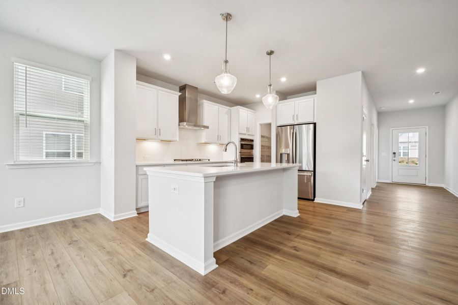 P_CLT_SIL_Idlewild_INT_KIT