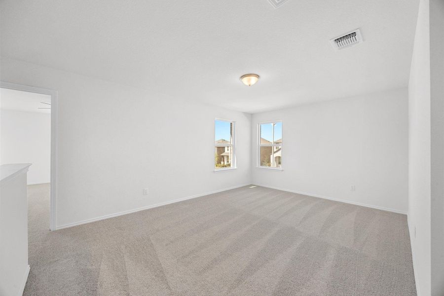 Spacious, unfurnished interior of a new home in Retreat at San Gabriel, Georgetown (Image 25).