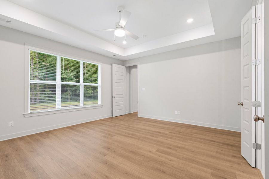 Representative unfurnished interior of a home built from the Albany by Grant & Co in Walker Farms, Bartlett (Image 36).
