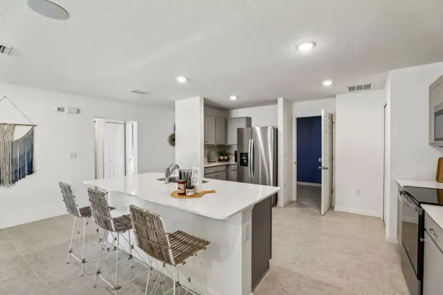Furnished interior view inside a new home in Cape Coral, Cape Coral (Image 10).