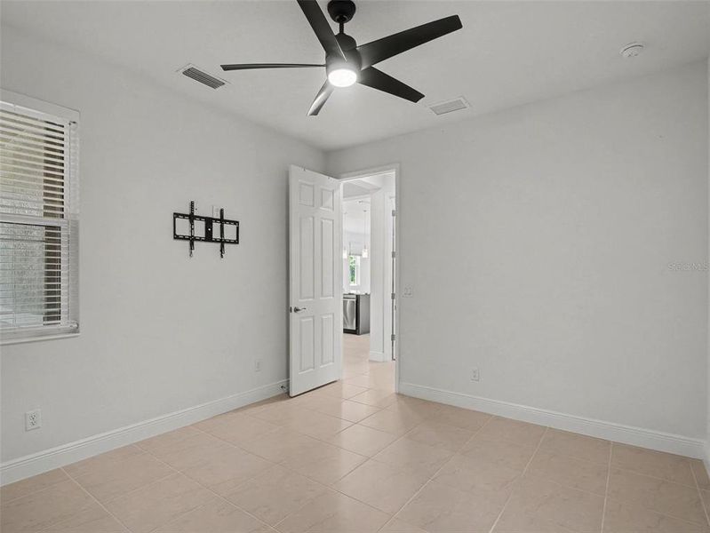 Spacious, unfurnished interior of a new home in , Parrish (Image 27).