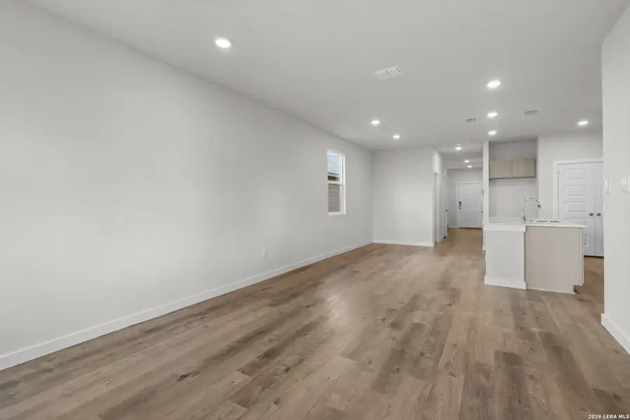 Spacious, unfurnished interior of a new home in Applewhite Meadows, San Antonio (Image 26).